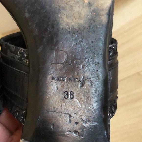 Dior Button Flat T Strap Slides - Picture 6 of 15